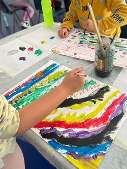Fiona Painting Music