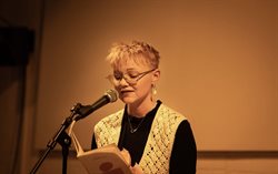 headshot 4 - giselle walker