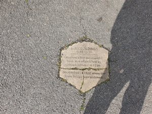 bank buildings plaque